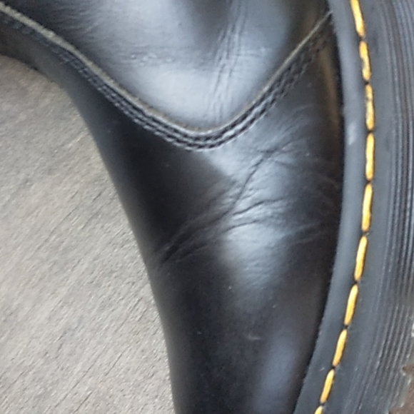 DR. MARTENS AIRWAIR BLACK LEATHER SHEARLING TRIM BOOTS WOMANS 10/42 - Picture 10 of 10